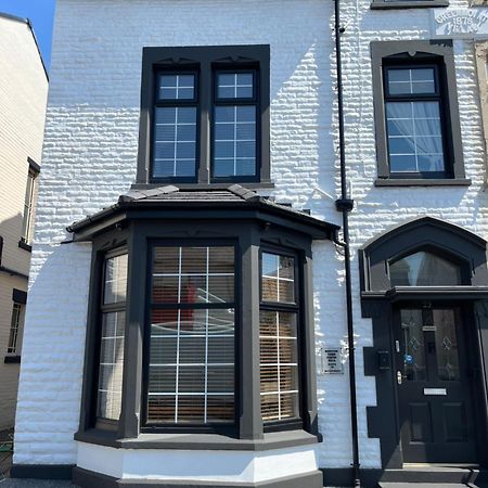 Marston Town Centre Villa Blackpool Exterior foto