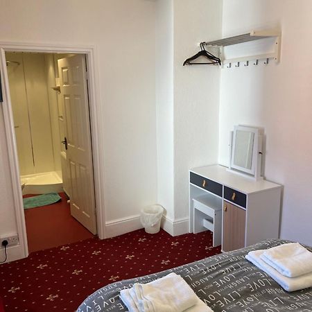 Marston Town Centre Villa Blackpool Exterior foto