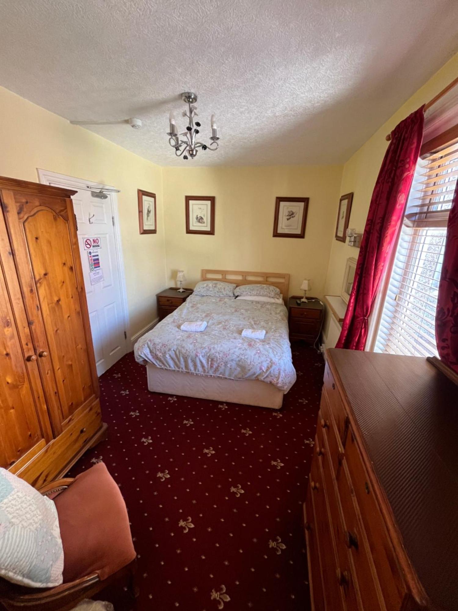 Marston Town Centre Villa Blackpool Exterior foto